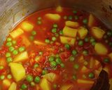 A picture of step 5 of Green peas & potato curry.