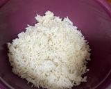 A picture of step 2 of Zucchini Fried Rice with Eggs.