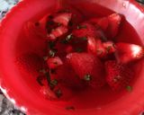 Foto del paso 3 de la receta: Aspic de frutillas y menta