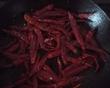Foto del paso 3 de la receta: Salsa Dorada De Tomate Y Chile De Árbol