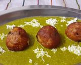 A picture of step 10 of Paneer Kofta in spinach sauce.