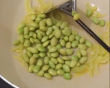 Foto langkah ke 2 dari resep Cah Brokoli Edamame.