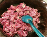 Foto del paso 5 de la receta: Bistec con papas en chile morita