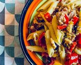 A picture of step 2 of Tuna and Bell Pepper Pasta Salad.