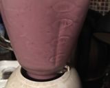 A picture of step 2 of Berry Medley Shake 🍓🍓.