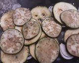 Foto del paso 2 de la receta: Dorada al horno con calabacín y berenjenas