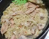 Foto langkah ke 7 dari resep Spaghetti salmon Carbonara ekonomis.