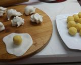 Hình bước làm 2 của món Bánh rán bọc đường