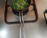 A picture of step 5 of Tricolor cup cake dhokla.
