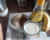 A picture of step 1 of Banana oats smoothie.