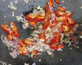Foto langkah ke 2 dari resep Udang Rebon Goreng kering.