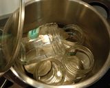 Foto del paso 1 de la receta: Conserva de tomates enteros y crudos