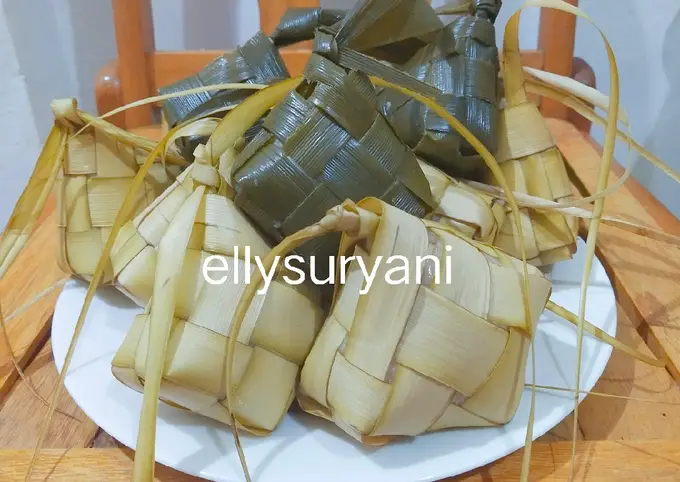 Langkah-langkah untuk membuat Cara bikin Ketupat Ekspres Buat Lebaran Ala Rumah Kami