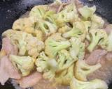 รูปขั้นตอนการทำที่ 2 ของ ผัดดอกกะหล่ำหมู