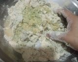 A picture of step 2 of Palak Ki Poori.