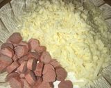 A picture of step 3 of Minced meat pizza 🍕🤫.
