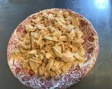 Une image de l'étape 3 de Salade de minis pennes au thon,tomates séchées et pignons sauce herbes et figues.