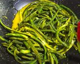 Foto langkah ke 4 dari resep Jukut bejek kacang panjang.