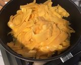 Une image de l'étape 6 de Émincé de pommes de terre à l'ail fumé et persil.