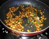 A picture of step 2 of Peanuts sundal.