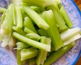 Hình bước làm 2 của món Vào bếp cùng con: dọc mùng xì dầu