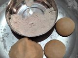 સ્વીટ રોટી (Sweet Roti Recipe In Gujarati)