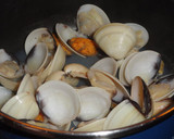 Foto del paso 5 de la receta: Espaguetis marineros con salsa de setas