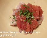 Foto del paso 6 de la receta Ensalada de pimientos asados, con aceitunas en aceite