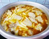 Hình bước làm 2 của món Bánh canh bột xắt nấu giò heo chả cá thác lác