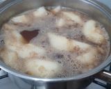 Foto del paso 2 de la receta: 🍐🥣Compota de peras, ciruela gotitas de miel y cerezas🍒