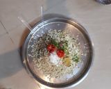 A picture of step 3 of Chatpata poha.