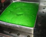 Foto langkah ke 3 dari resep Bolu lapis pandan 4 telur.