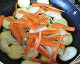 Foto del paso 2 de la receta: Bacalao con verduras a la sartén