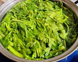 Hình bước làm 2 của món Cải bó xôi trộn mè