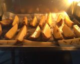 Foto langkah ke 4 dari resep Potato Wedges.