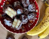 Une image de l'étape 4 de Bouchées glacées banane, beurre de cacahuète, chocolat et coco.