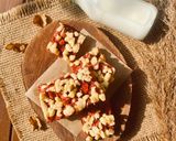 Foto langkah ke 5 dari resep Strawberry Crumb Bars.