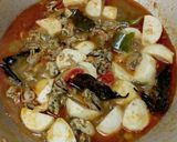 Foto langkah ke 9 dari resep Kerang Baso Ikan Bumbu Kuning.