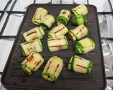 Foto del paso 4 de la receta: Rápidos rollitos de zucchini rellenos de espinaca y ricota