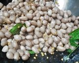 A picture of step 3 of Peanut Sundal.