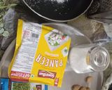 A picture of step 1 of Coconut & Pander laddoo.