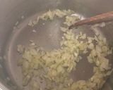Zöldborsós cukkinikrémleves recept fázis 2 fotója