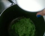 A picture of step 2 of Spinach soup.