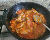 Foto del paso 2 de la receta: Paella muy diferente y preparada en un plis plas y con ingredientes que no acostumbro a comprar