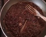 Foto del paso 4 de la receta: Quesadilla de huevo revuelto relleno de frijoles
