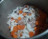 Foto del paso 1 de la receta: Pollo al escabeche