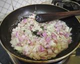 A picture of step 2 of Mumbai Pav Bhaji.