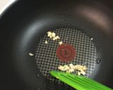 รูปขั้นตอนการทำที่ 2 ของ ถั่วแขกผัดไข่หมูสับคลีน