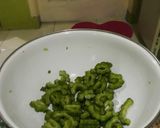 Foto langkah ke 1 dari resep Tumis pare dengan udang, rasa sedap dan tidak pahit.