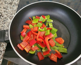 Foto del paso 2 de la receta: Paella de aprovechamiento en un plis plas,de costilla de cerdo adobada